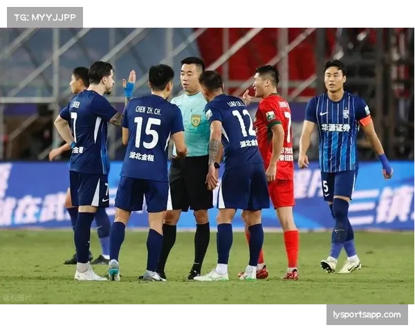 大田门将伤势未愈 防线困境考验球队韧性